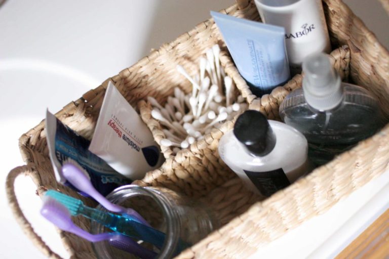 Simple Bathroom Organization Tips