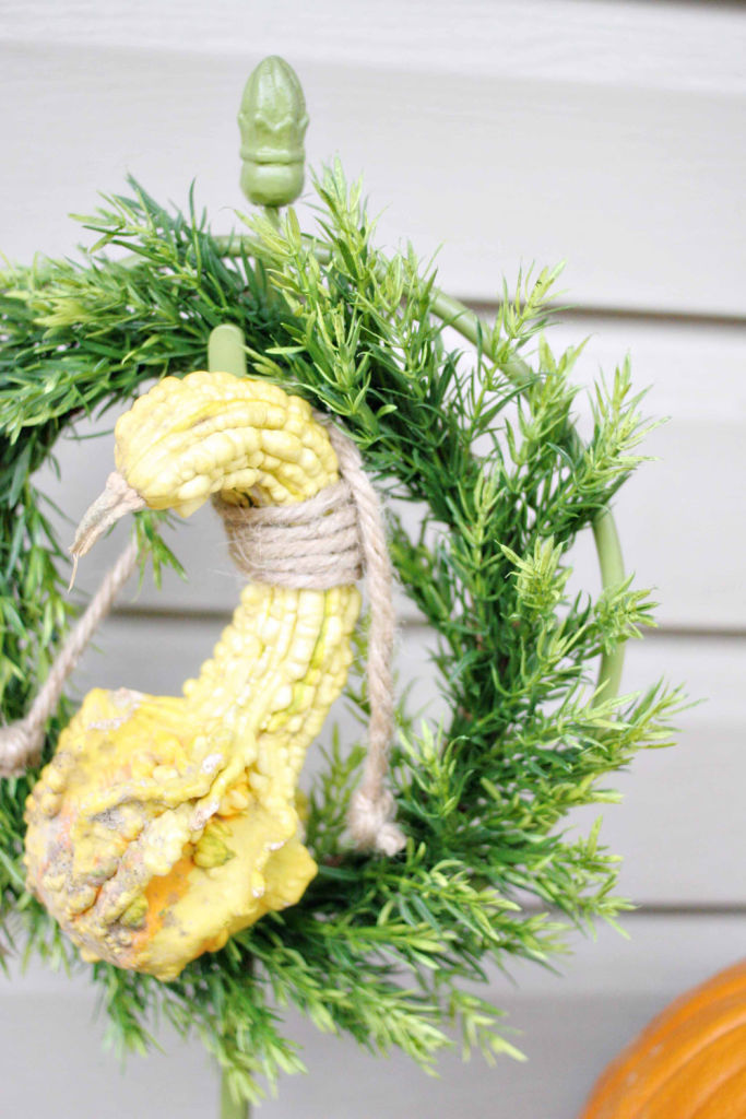 15 Classic Wreaths made with Natural Materials