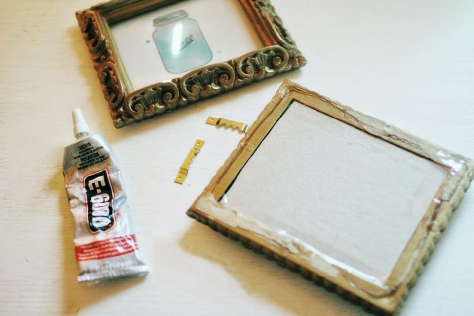 How to Attach a Hanger to a Plastic Frame – Craftivity Designs
