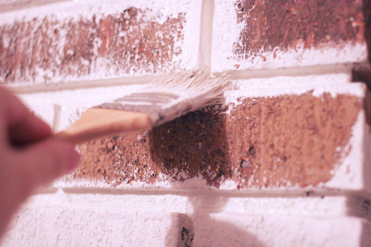 how-to-paint-a-brick-fireplace-and-the-best-paint-to-use