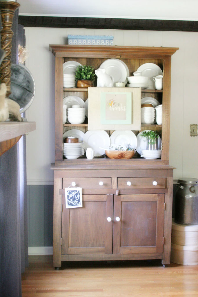 How to Decorate a Dining Room for Fall