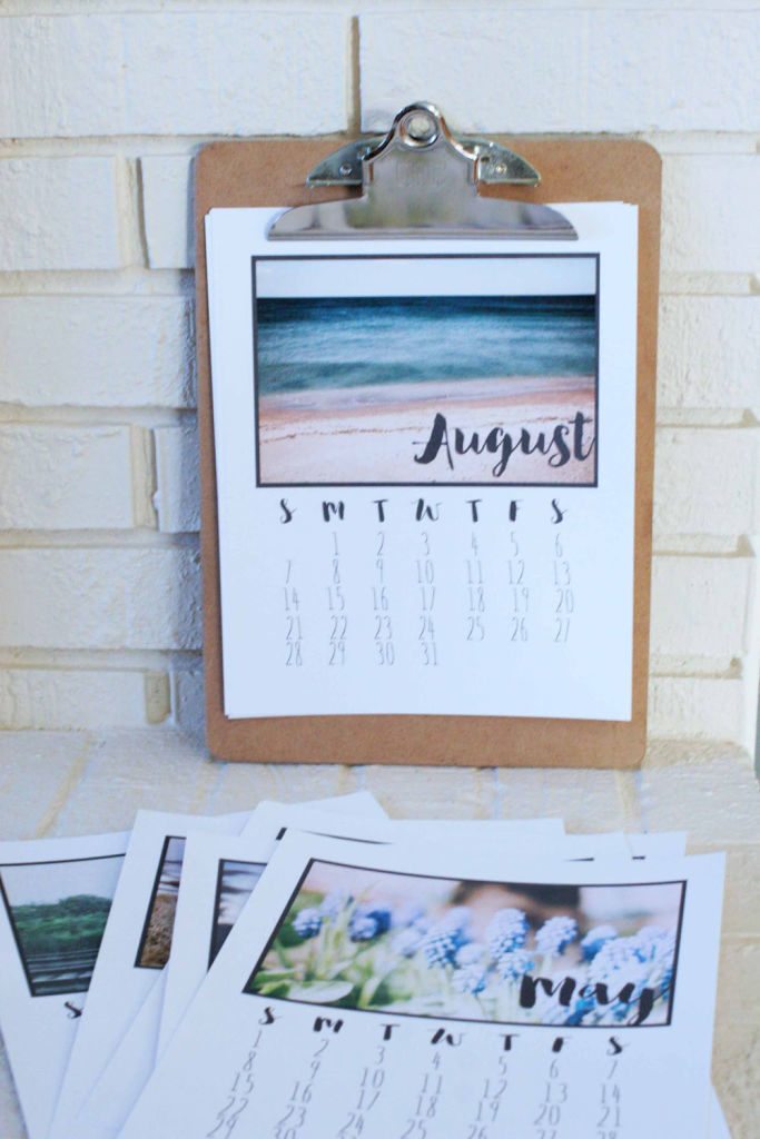 2016 Printable Calendar - A GREAT last minute gift idea that works for so many people. Finish your Christmas list with this download from @CraftivityD -- coupon code included in the post!