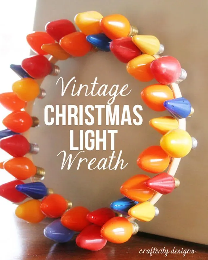 Make this Vintage Christmas Light Wreath in no time! It's a simple and quick craft that will inject a colorful and vintage vibe in your holiday decor. by @CraftivityD