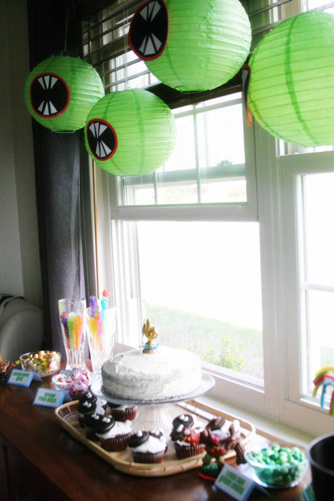 Easy Skylanders Birthday Party, Candy Bar, Party Favor, Chompy Decorations, Portal Cake, by @CraftivityD