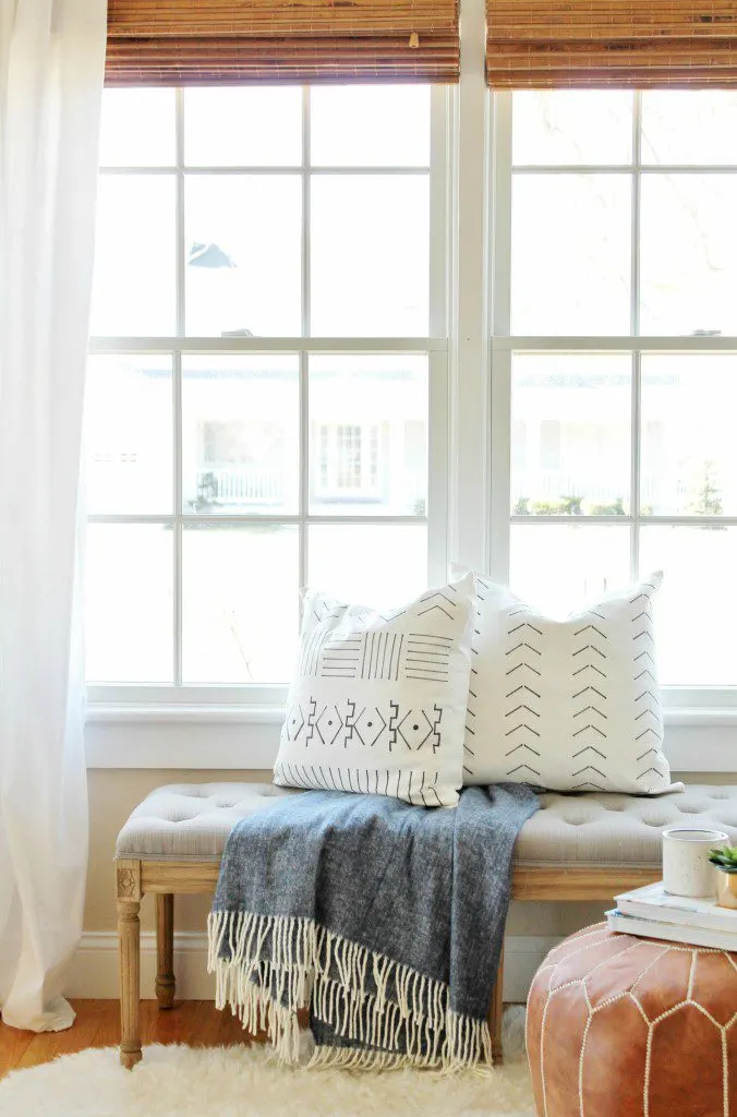 14 Outdoor Pillow Fabrics and Combinations by @CraftivityD-- photo from City Farmhouse