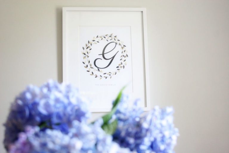 Hydrangea Centerpiece and a Free Printable, Hydrangea Art by @CraftivityD
