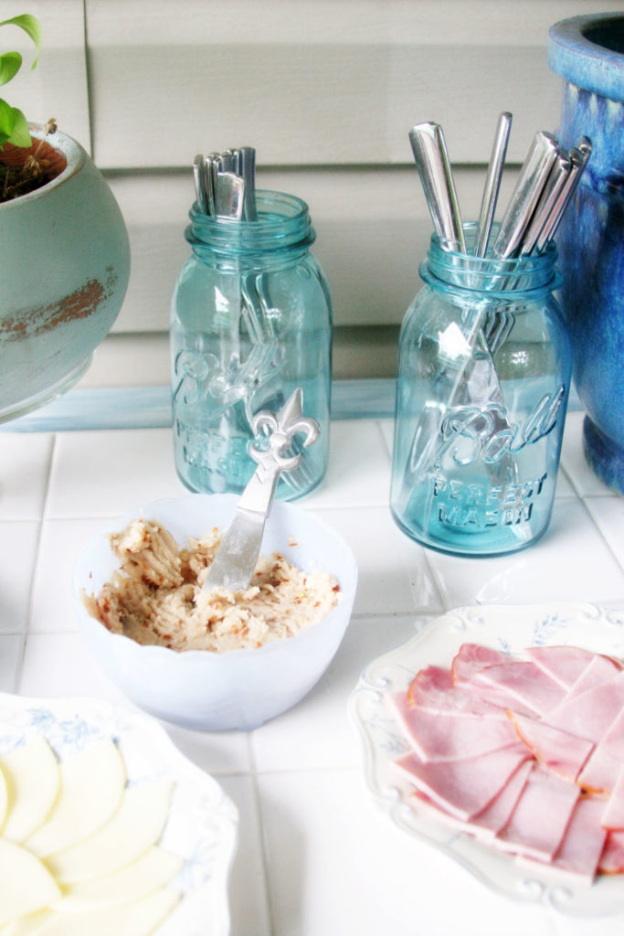 Farmhouse Style Summer Tablescape, Table Setting, Rustic, Simple, Casual, by @CraftivityD