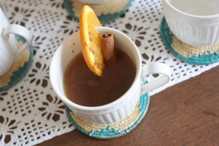 Simple Hot Apple Cider Bar for Fall Entertaining