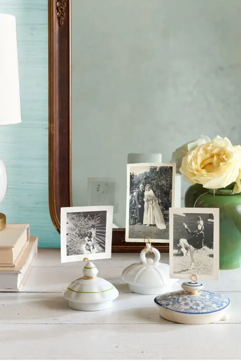 40+ Photo Display Ideas, DIY Photo Display, Vintage Photo Display, Art Display by @CraftivityD