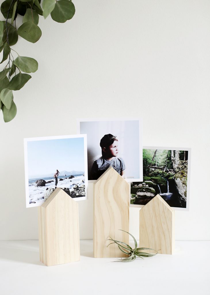 40+ Photo Display Ideas, DIY Photo Display, Vintage Photo Display, Art Display by @CraftivityD