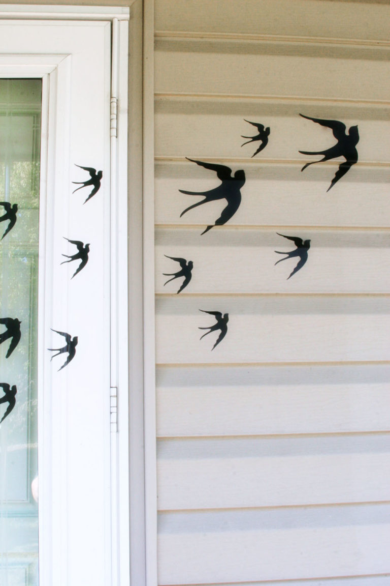 Spooky Halloween Decorations for Kids, Kid-Friendly Halloween Decoration Ideas, Raven Halloween Ideas, Black Crow Halloween Ideas, Front Door Halloween Decoations, by @CraftivityD