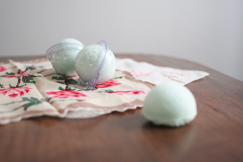 Gift Idea for Her! Make DIY Bath Bombs and wrap them in beautiful