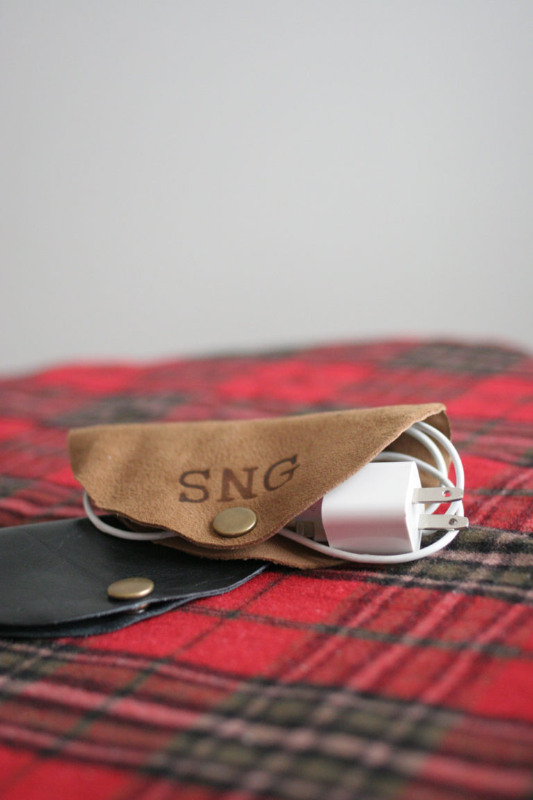30+ Handcrafted Leather Gifts You'll want to Give {and Get!}