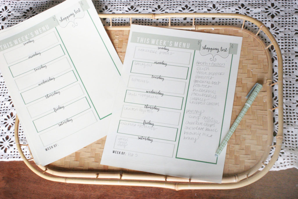 Download a FREE Menu Planning Printable that includes a shopping list. Grocery List and Meal Planner in one! by @CraftivityD