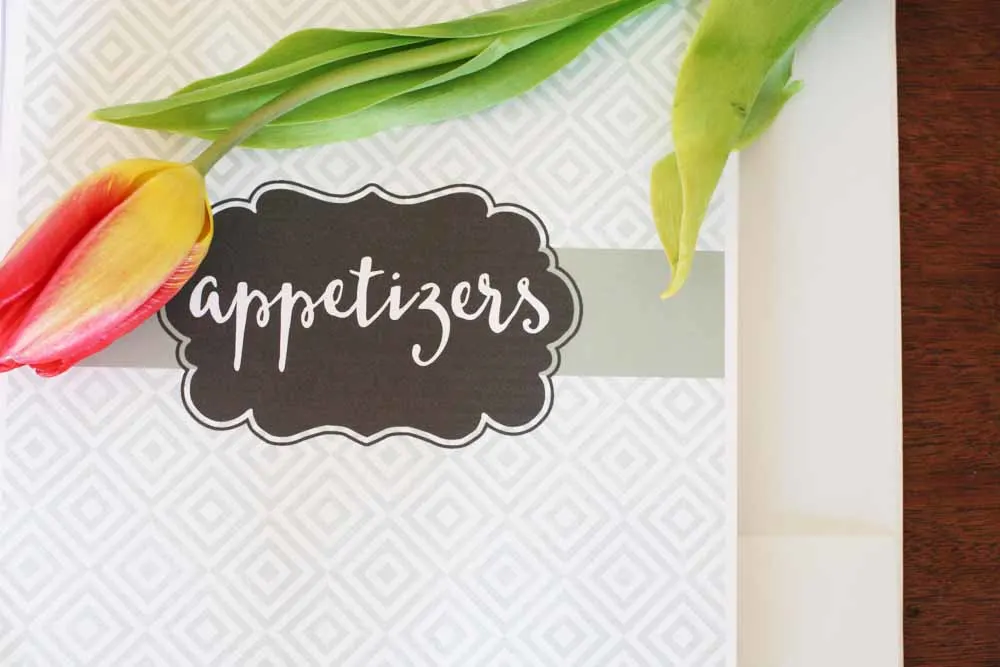 Download this free printable set and make your own Recipe Binder. by @CraftivityD 