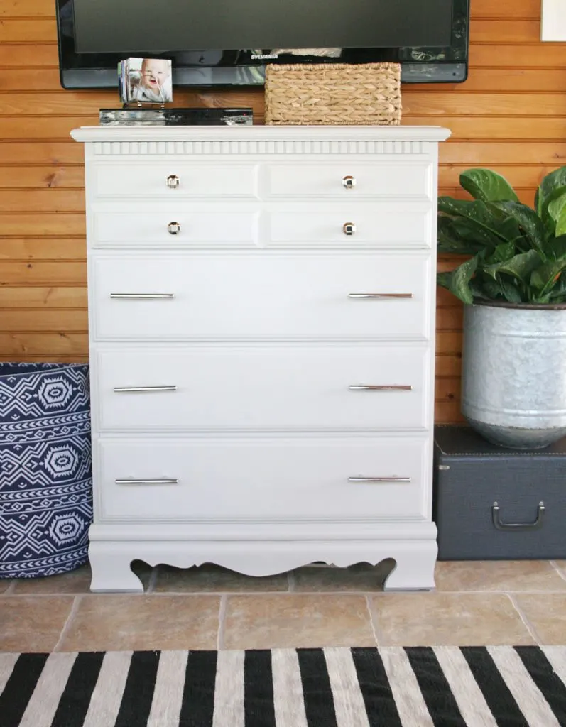 Vintage Dresser Makeover in Primitive Chalky Finish by DecoArt with Modern Bar Pulls and Geometric Knobs in Polished Nickel. Thrift Store Upcycle by @CraftivityD