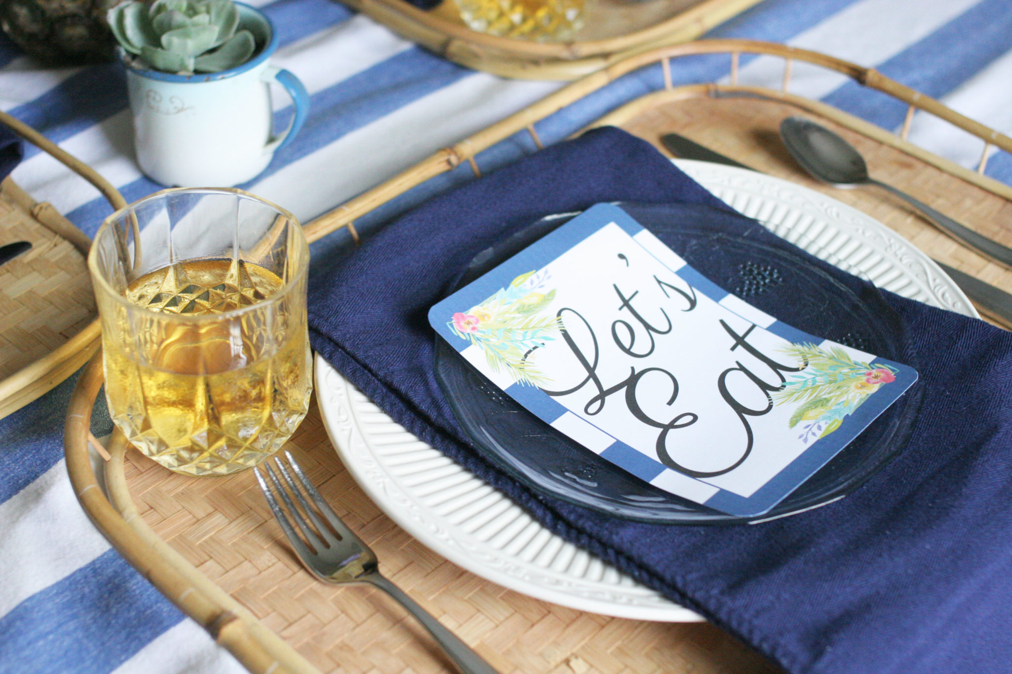 Pretty Pineapple Tablescape