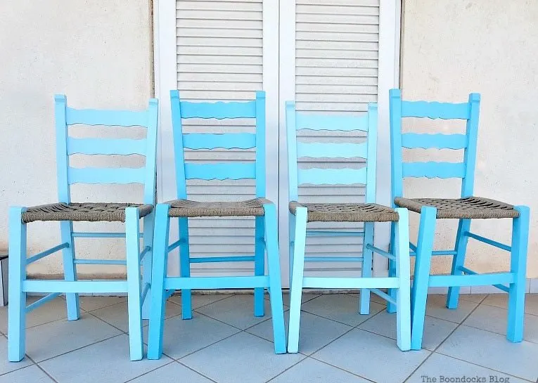 19 Painted Furniture Makeovers in a Coastal Color Palette, Blue Furniture, Green Furniture, Coastal Design, Beach Decor, Coastal Decor, Teal Furniture, Green Furniture