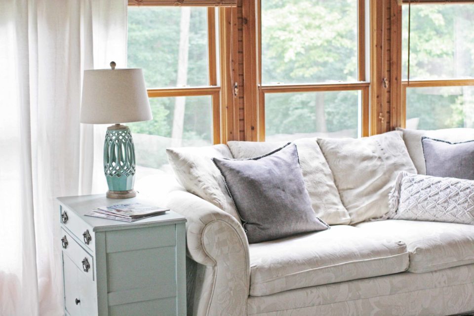 How to Easily Distress Furniture with Chalky Finish Paint Craftivity