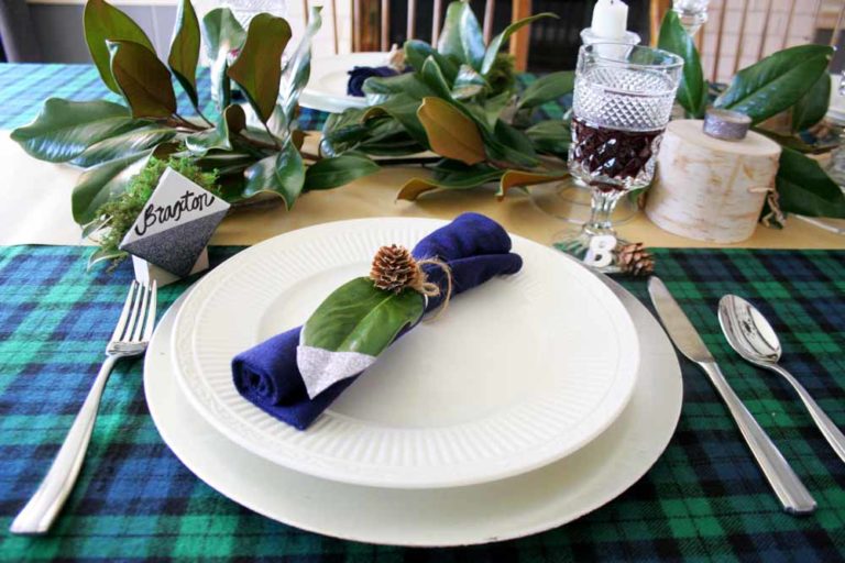 3 Easy Christmas Table Ideas that can be made in Minutes!