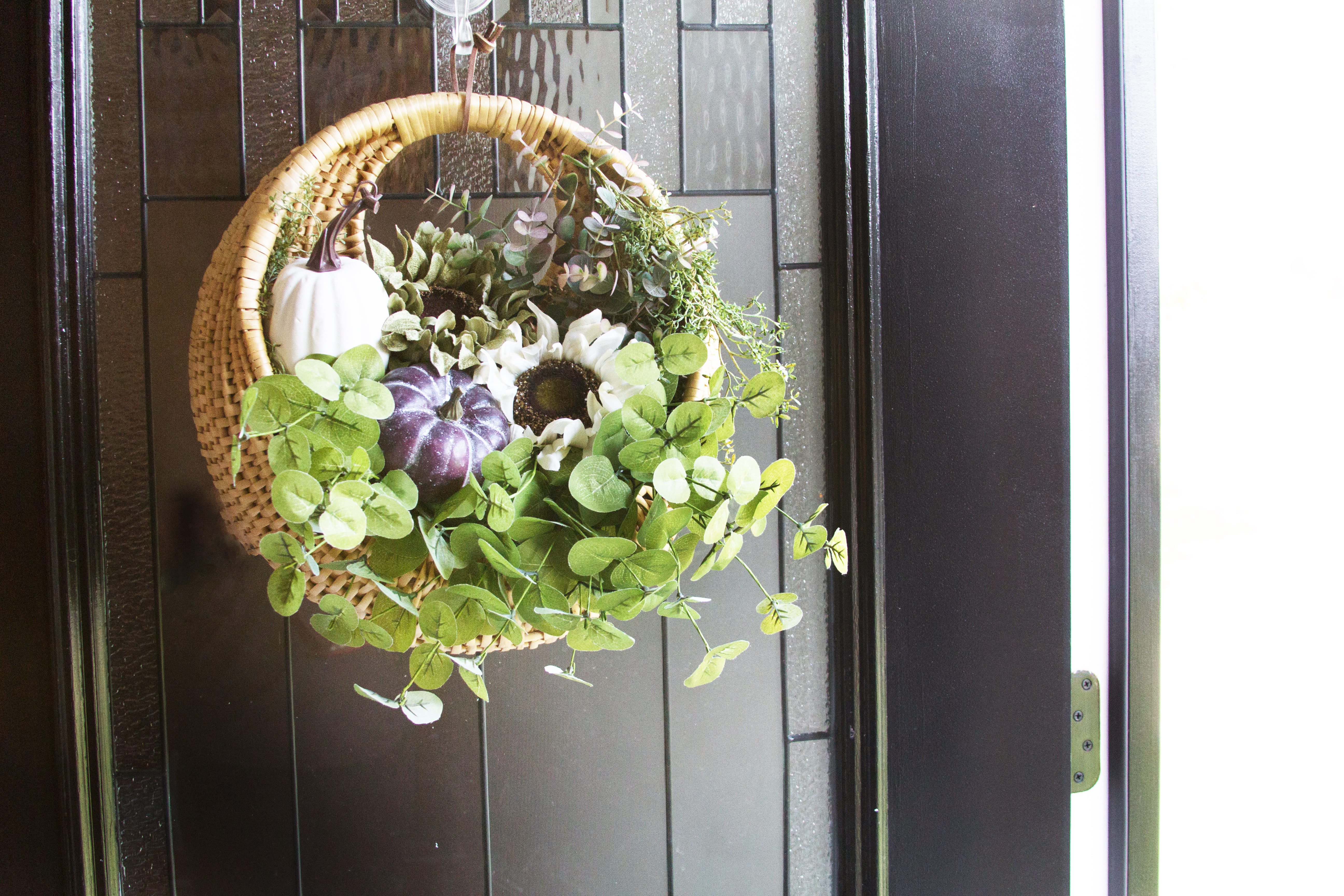 https://craftivitydesigns.com/wp-content/uploads/2019/09/basket-wreath09-1.jpg