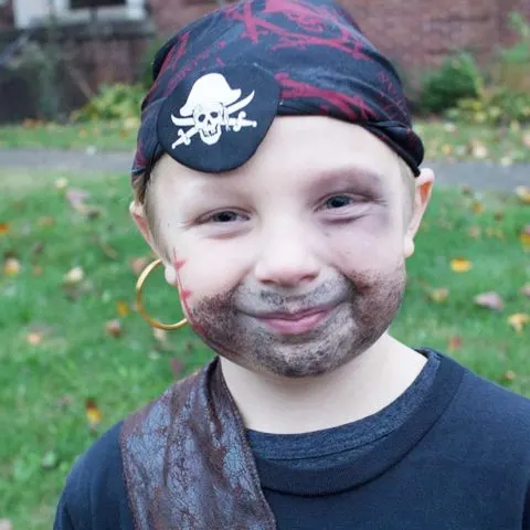 How to do Pirate Makeup for a Halloween Costume