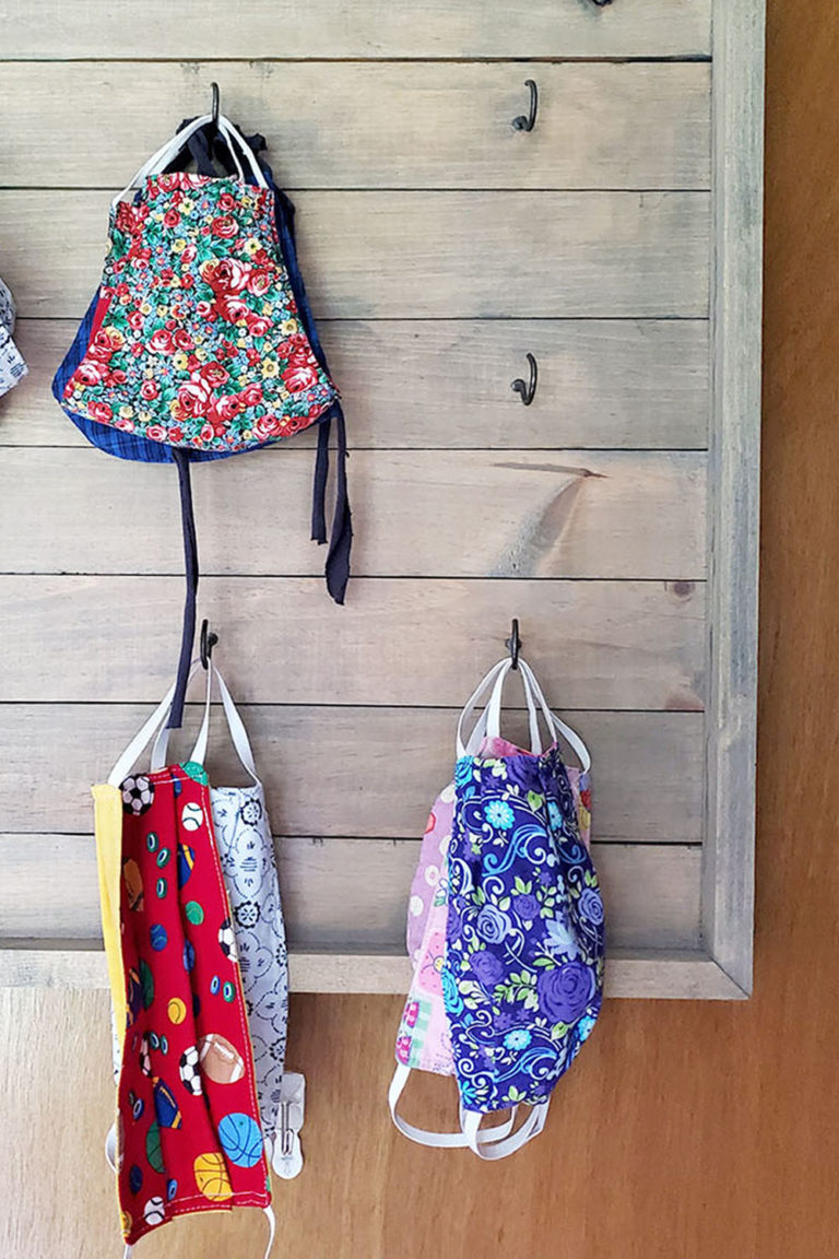 easy face mask organizer to hold cotton masks