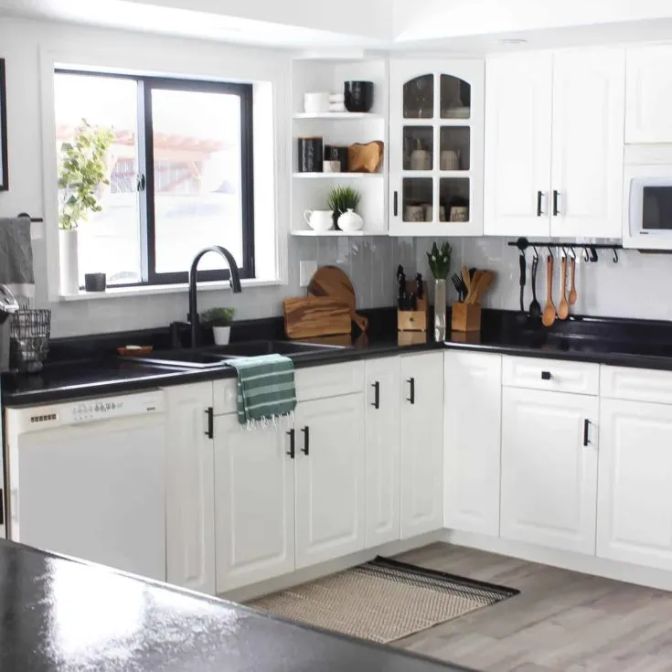Black Kitchen Countertops, Modern White Kitchen With Black Countertops