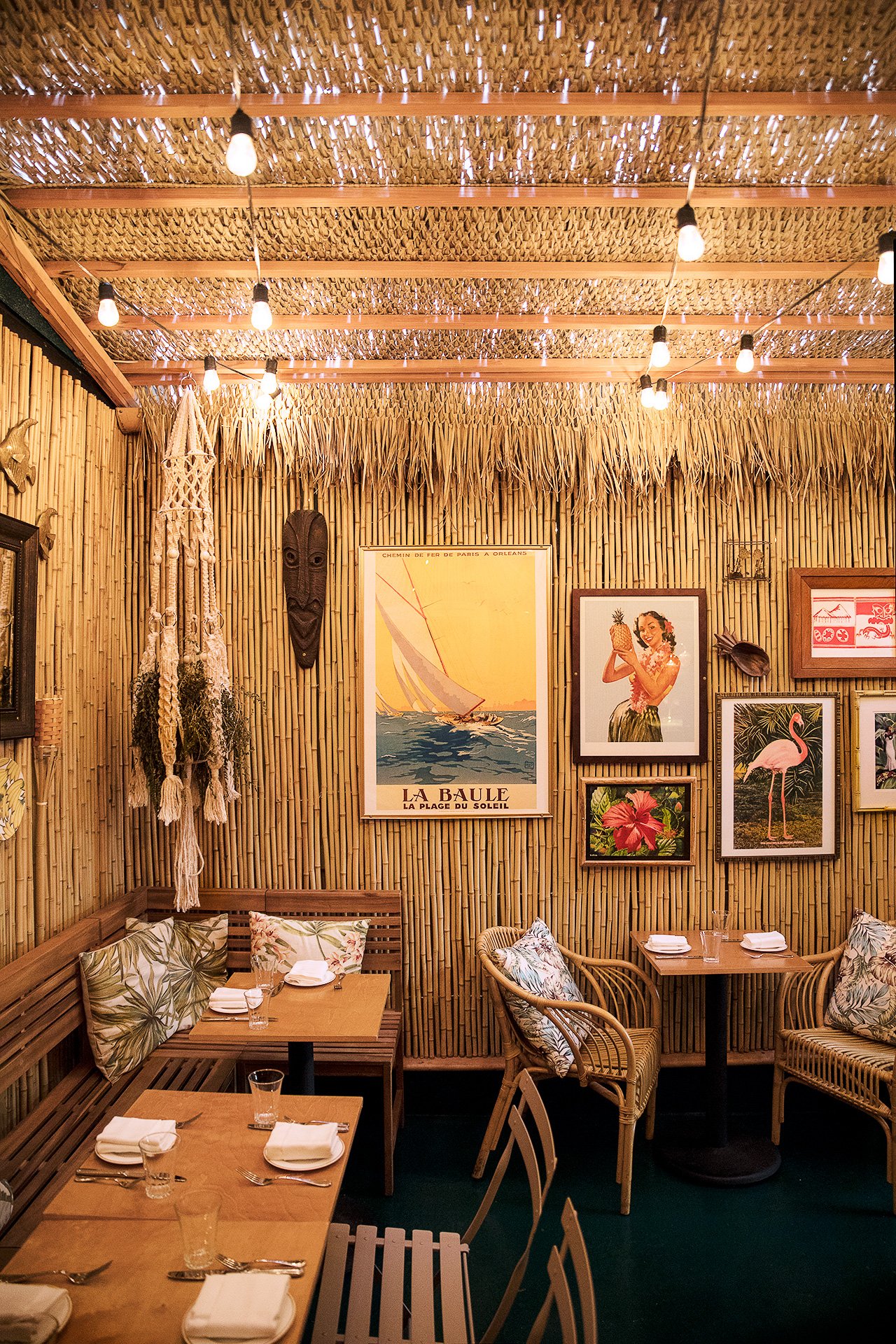 20 Tiki Decor Ideas Inspired By Disney S Enchanted Tiki Room   Raw.leos .oyster.bar .0499.1 