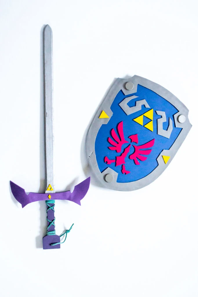 DIY hylian shield and Master Sword with printable template for Link costume, zelda breath of the wild costume
