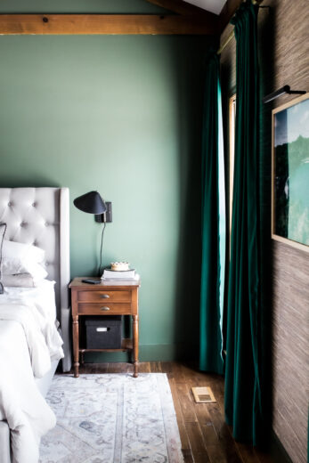 10 Home Interiors with Green Trim or Woodwork – Craftivity Designs