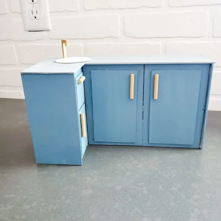 DIY Dollhouse kitchen cabinets