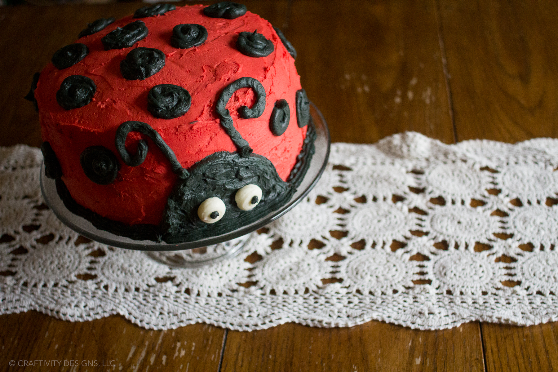 Ladybug Birthday Party - Craft & Creative // Hostess with the Mostess®