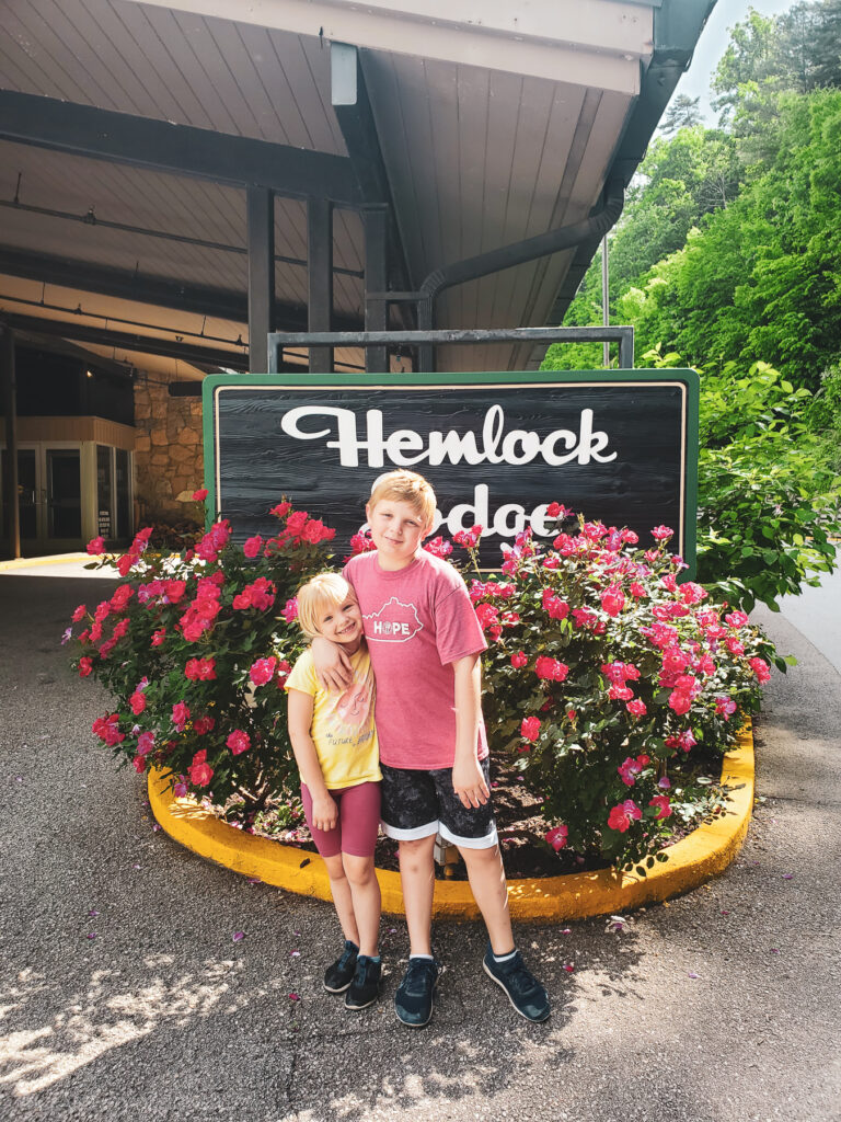 hemlock lodge at natural bridge state park in kentucky