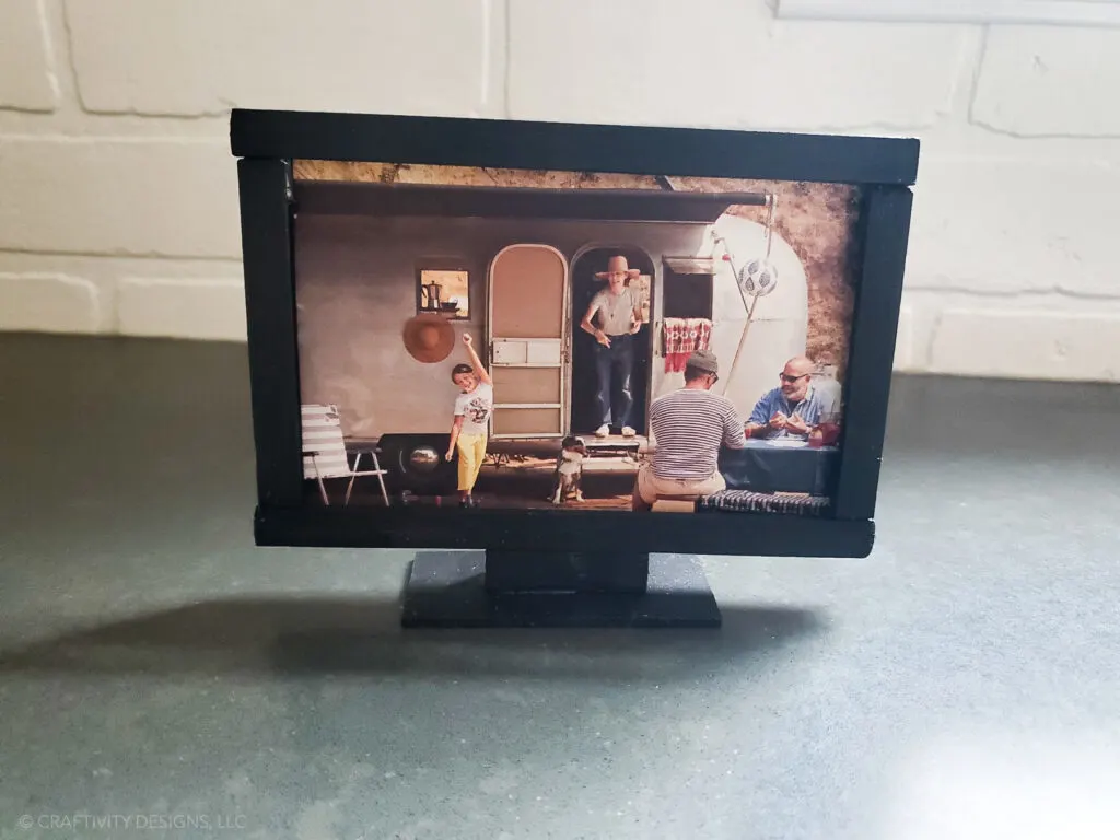 diy dollhouse tv