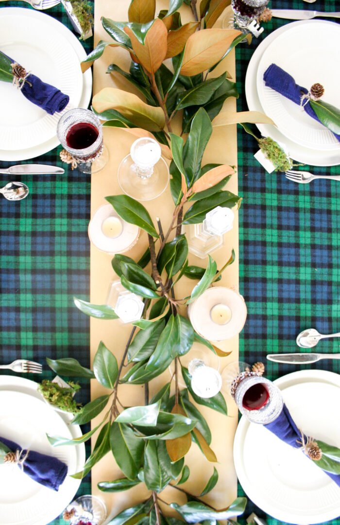 How to Make an Easy Christmas Centerpiece (Magnolia Leaf Centerpiece ...