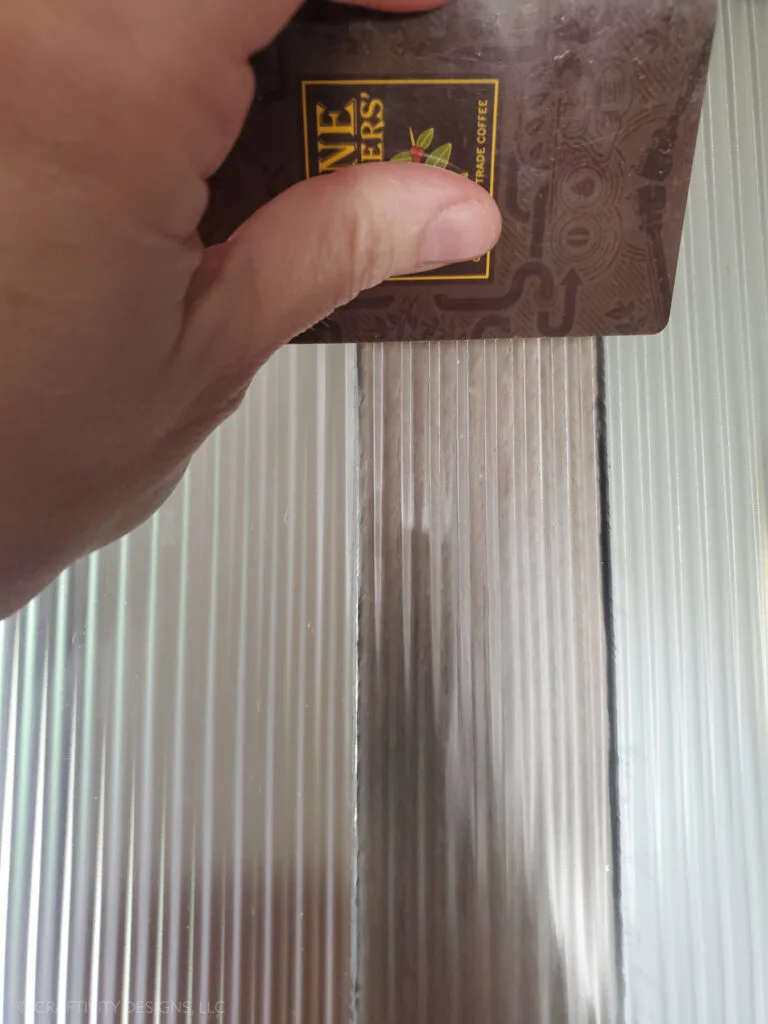 Remove Air Bubbles from Reeded Glass Film with a Credit Card, DIY Reeded Glass